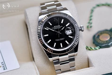 rolex black vs white datejust|rolex datejust white gold bezel.